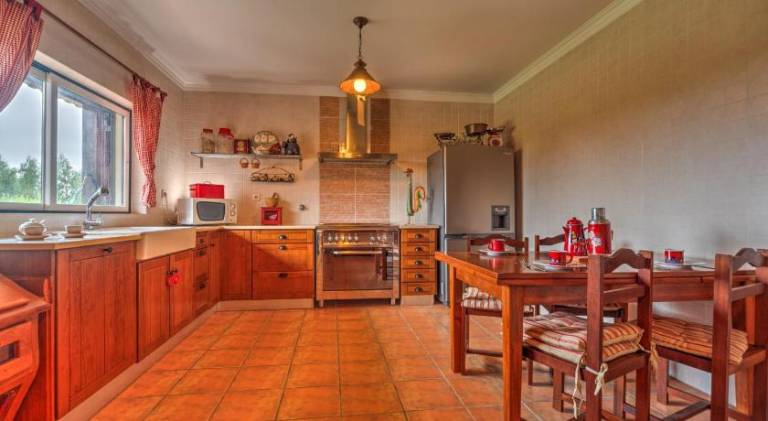 Fully equipped beautiful vacation home with BBQ, garden & patio | Suitable for remote work | Pets allowed — photo 2