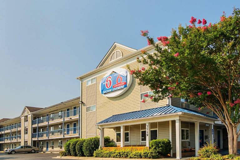 Motel 6 Fayetteville, NC - Fort Liberty Area in Sanford, NC