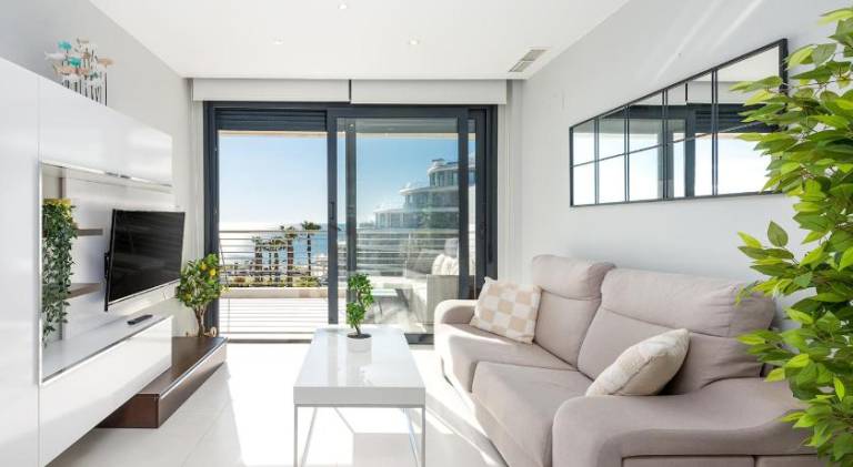 Infinity View luxury beachfront apartment pool&jacuzzi — photo 2