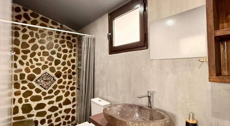 Chalet with patio | Pets are welcome — photo 4