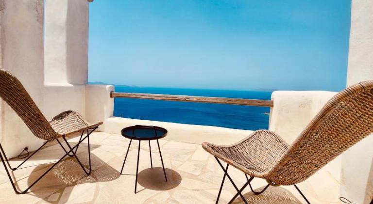Vacation home with patio, yard & jacuzzi | Perfect for remote work — photo 4