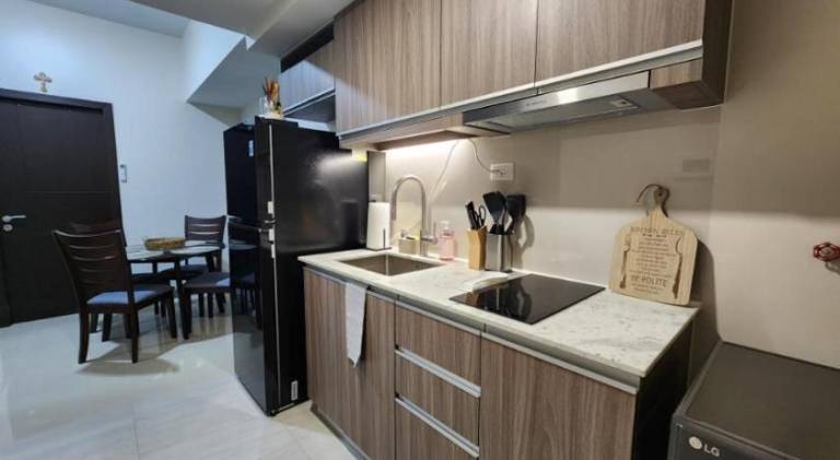 Modern 1 br in Park Mckinley West with Breathtaking view fast internet — photo 4