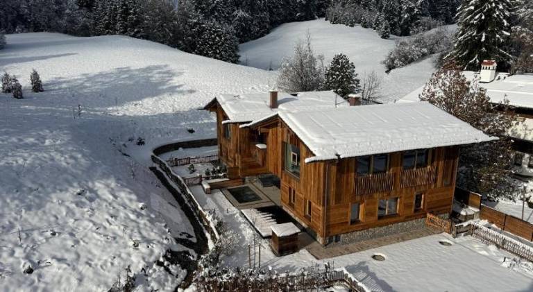 Lovely chalet with BBQ, patio & sauna | Pet-friendly in Fuessen