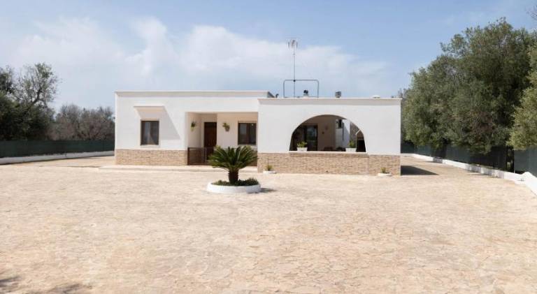 House with 3 rooms for 6 persons in Carovigno