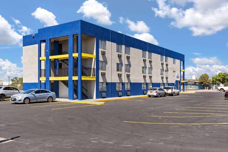Days Inn by Wyndham Albuquerque I-25 — photo 2