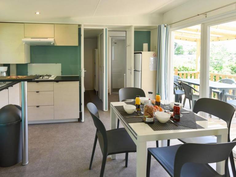 Children-friendly mobile home with terrace, heated pool & grill | Pets allowed — photo 5
