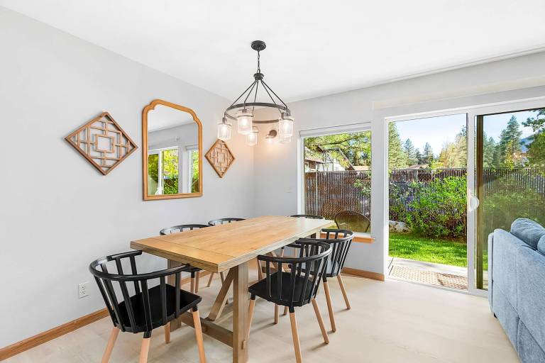 Pleasant vacation home with hot tub | Mountain view | Dogs allowed — photo 3