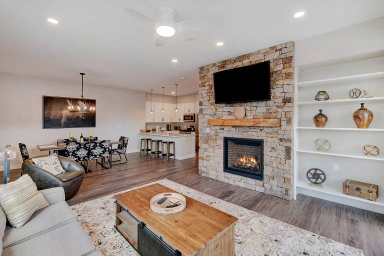 Downtown WP Loft 208 I Hot Tub I Great Views I Heated Garage I Discounted Attractions in Winter Park, CO