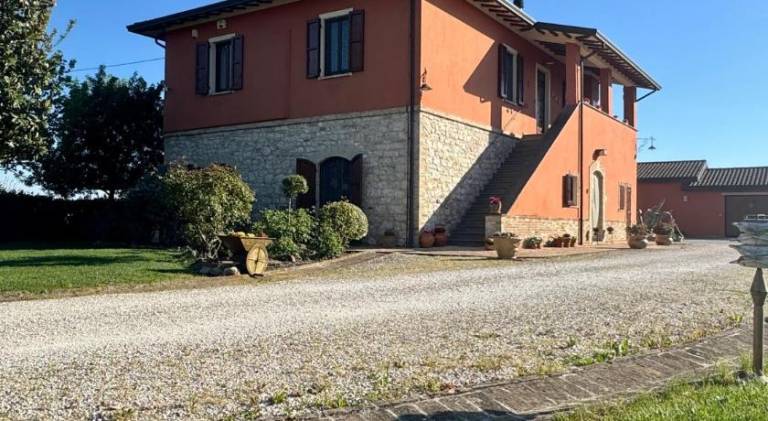 Holiday apartment with 3 rooms for 7 persons in Assisi