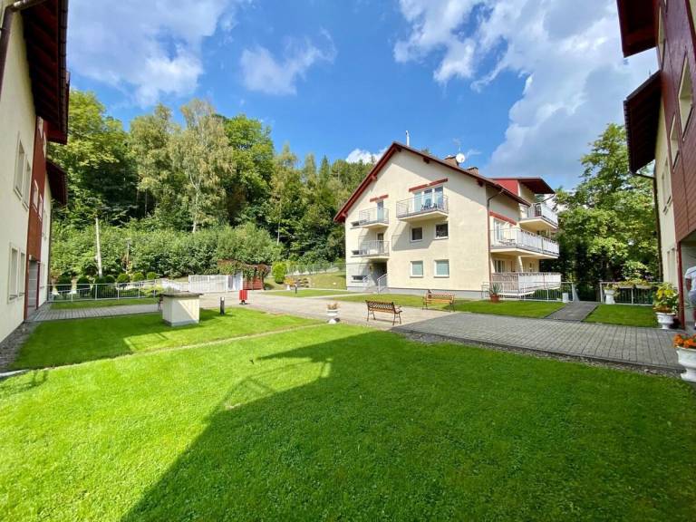 Fully equipped vacation home with patio & yard | Pets are welcome — photo 4