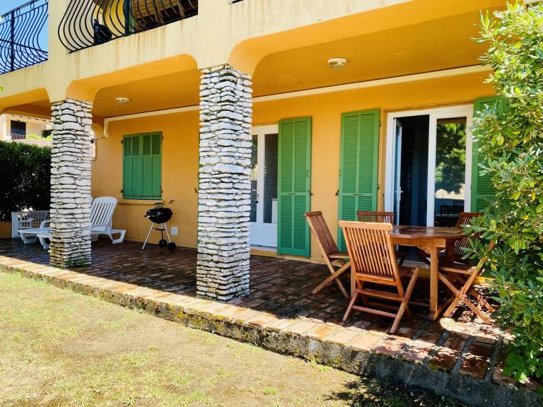 Rental apartment with grill & pool — photo 5