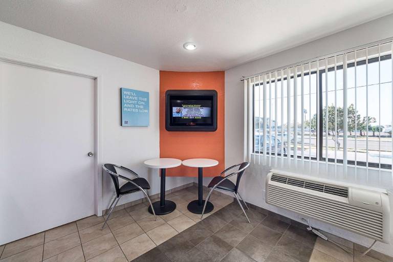 Motel 6 Mcallen, TX — photo 5