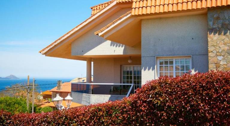 Fully equipped pleasant house with private pool, barbeque & patio | Close to the beach | Perfect for remote work | Pets allowed — photo 3