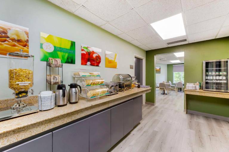 Quality Inn Huron — photo 4