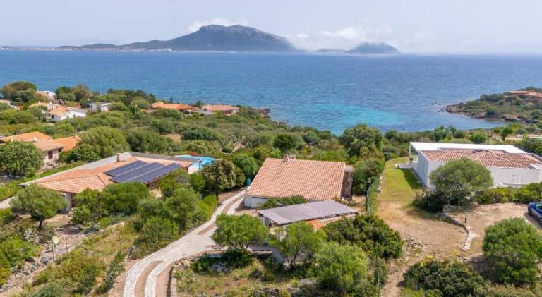 Villa with hot tub — photo 4