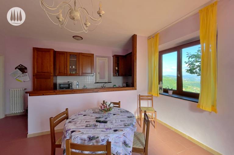 Holiday apartment with yard, barbecue & hot tub | Garden view — photo 2