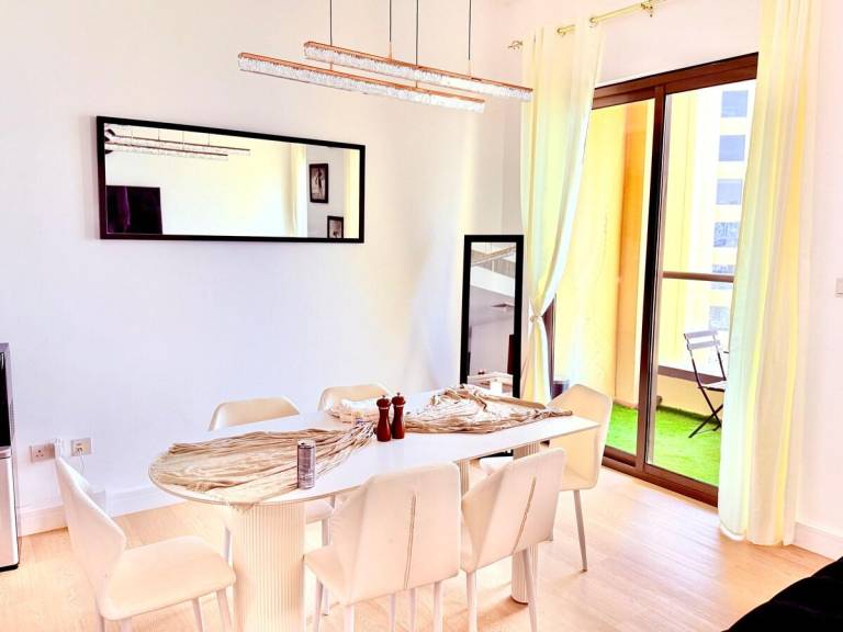 Luxury 2BR Sea View Apartment JBR Beachfront Stay — photo 5
