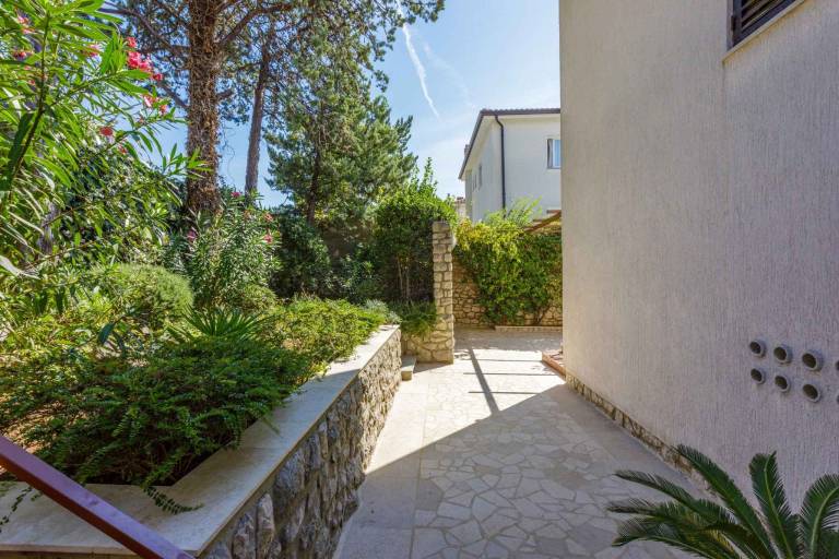 Holiday apartment with terrace — photo 5