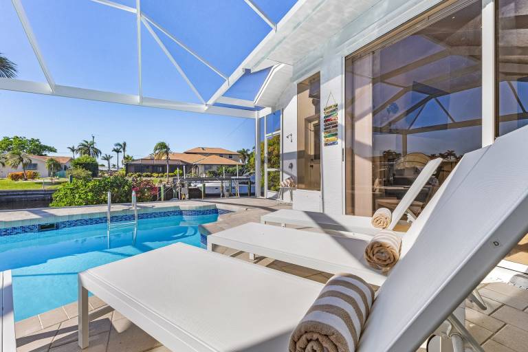 Experience Luxury- Gulf Access, Stunning Canal Views, Heated Pool- Villa Avalon - Roelens — photo 2