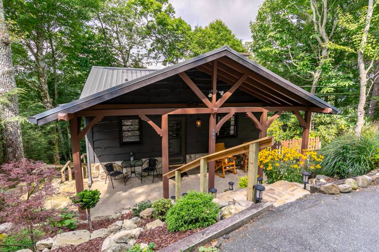 Cabin with terrace & barbeque | Mountain view — photo 3
