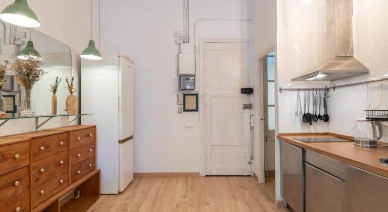 Charm and Comfort in the Heart of Sant Antoni, Barcelona — photo 3