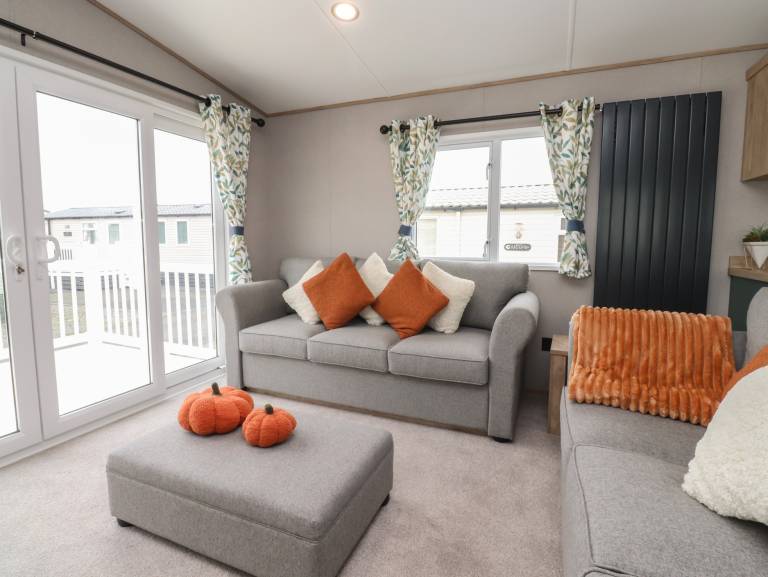 Family-oriented cottage with garden & pool | Beach view | Pets allowed — photo 4