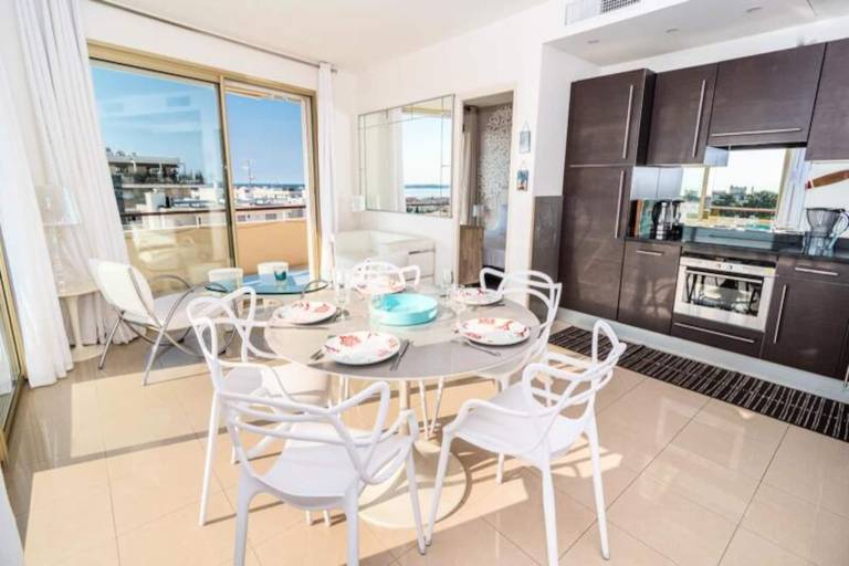 Rental apartment with terrace | Next to the beach | Dogs allowed in Mougins