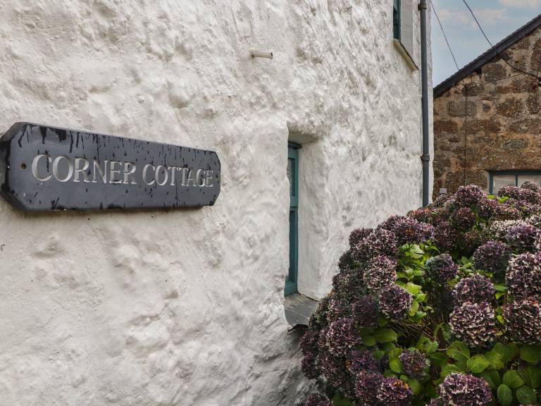 Cottage with garden | Beach view — photo 2