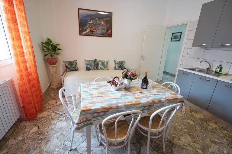 Rental apartment with garden, BBQ & patio — photo 4