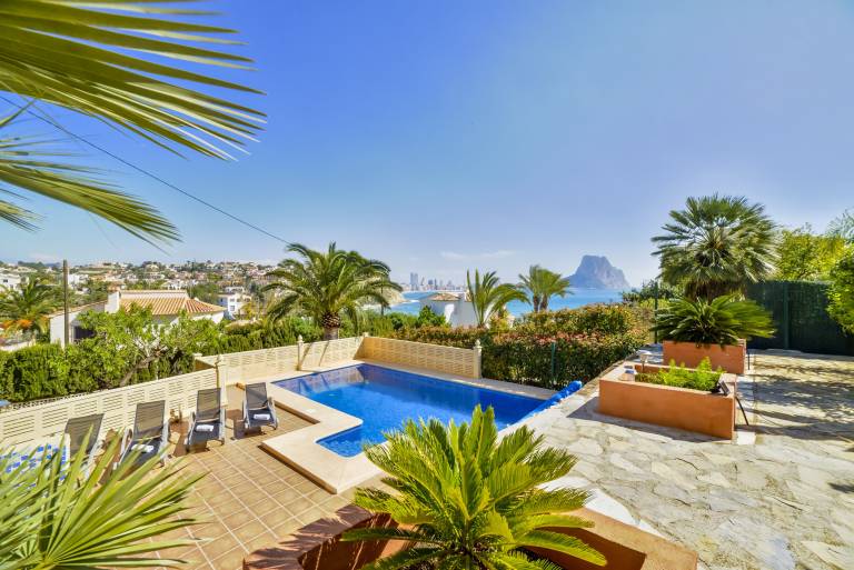 Villa with private pool, terrace & garden — photo 5