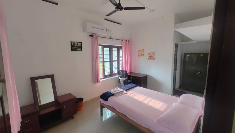 Pleasant villa with garden & BBQ | Next to the beach | Suitable for remote work | Pets are welcome — photo 2