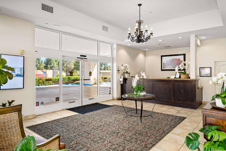 Best Western Plus Royal Oak Hotel — photo 4