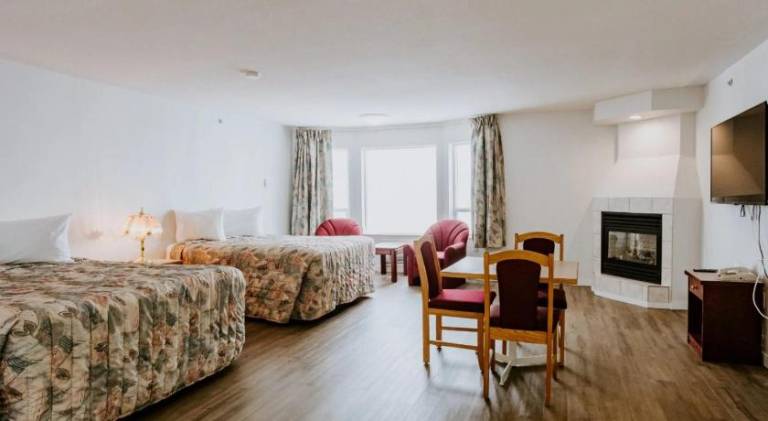 Western Budget Plus Mosaic Suites — photo 2