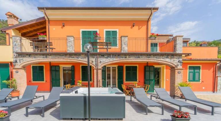 Holiday apartment with hot tub — photo 4