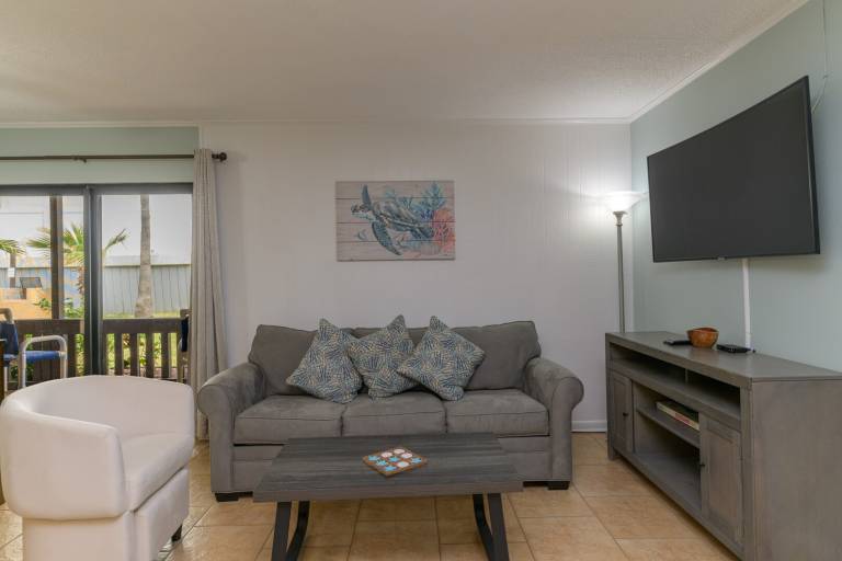 Family-friendly condo with pool & terrace | Close to the beach | Pet-friendly — photo 4