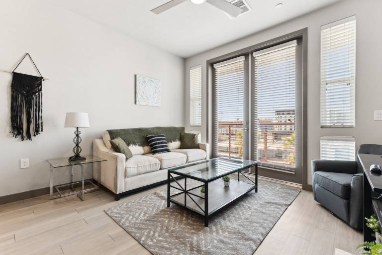 CozySuites PHX RORO Pool Pets Gym 1BR