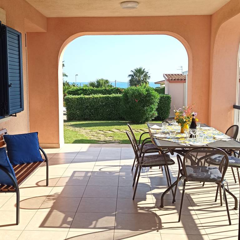 Children-friendly villa with barbecue, terrace & private pool | Garden view | Pets are welcome — photo 3