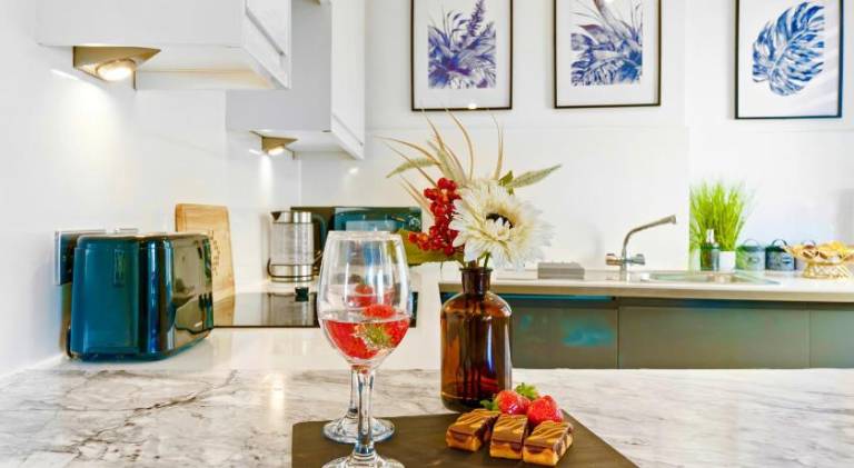 Apartment | Close to British Airways i360 — photo 4