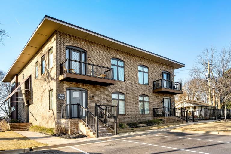 Condo  Easley