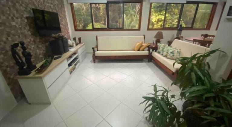 House with pool — photo 2