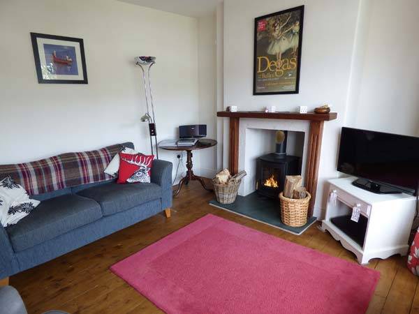 Cottage with garden — photo 3