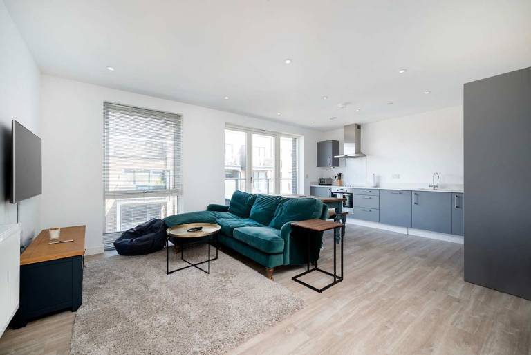 Amazing Flat with Beautiful Neighbourhood Views