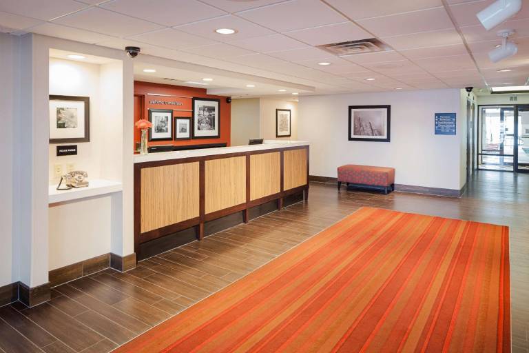 Hampton Inn Madison-East Towne Mall Area — photo 4