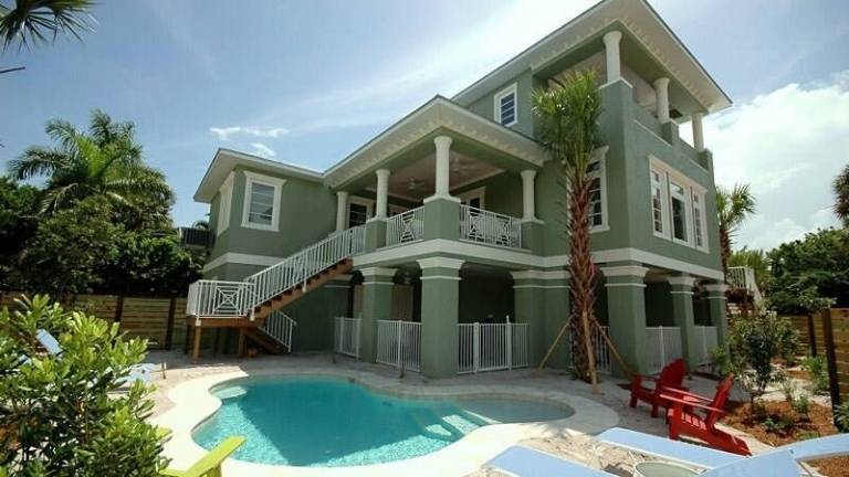 House  Holmes Beach