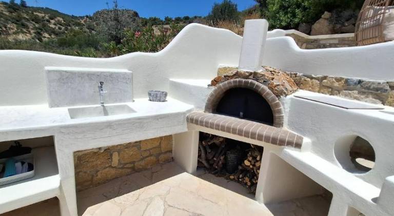 Apartment with private pool, garden & barbeque | Pets allowed — photo 4
