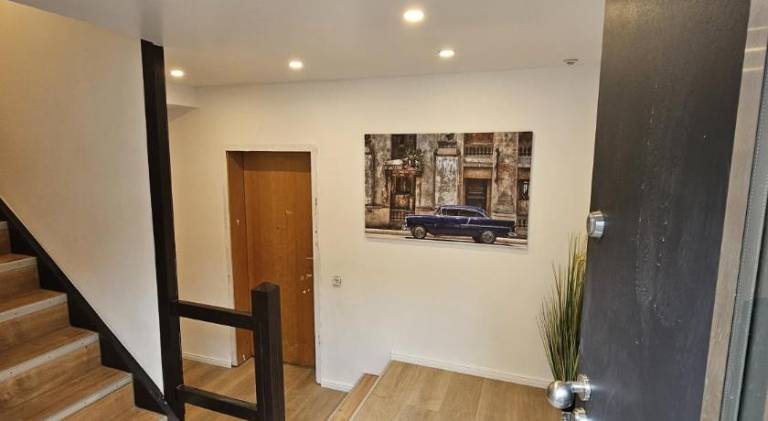 Apartment with jacuzzi — photo 5