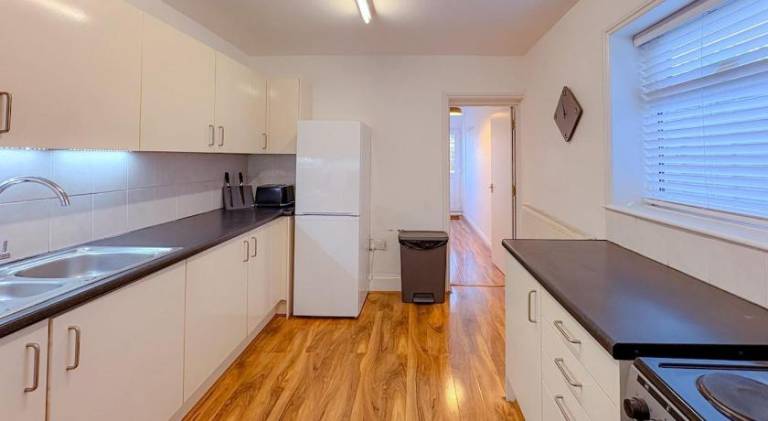 Rental apartment with 4 rooms for 8 persons — photo 4