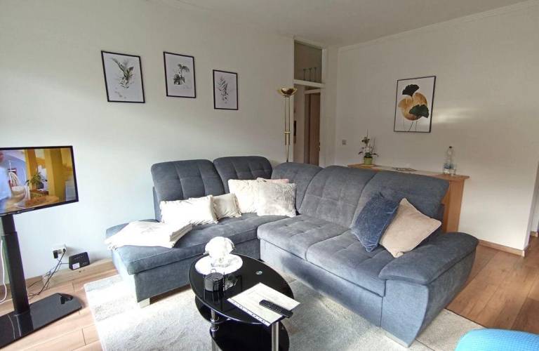 Apartment with pool, sauna & yard — photo 2