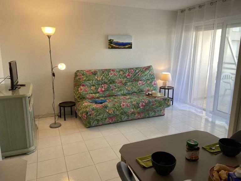 Beachside Studio with Pool, Terrace & A/C in Fréjus — photo 3