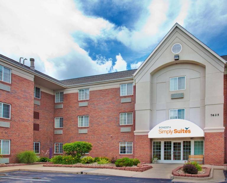 Sonesta Simply Suites Des Moines in West Des Moines, IA